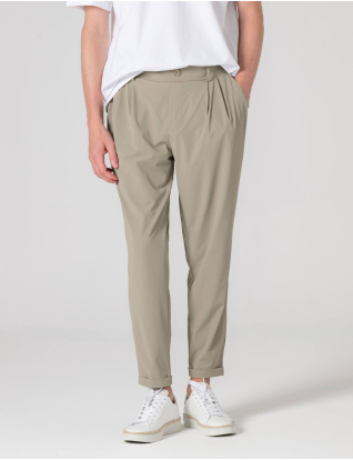 CALÇA DE TECIDO TÉCNICO VERDE SECO