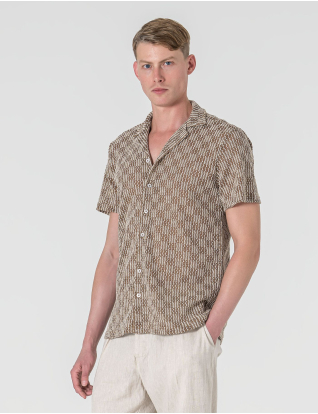 CAMISA HAVAIANA CROCHET BEGE E CASTANHO