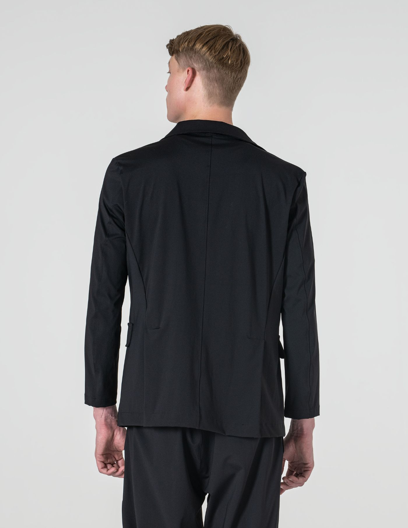 BLAZER PRETO DESESTRUTURADO EM TECIDO TÉCNICO