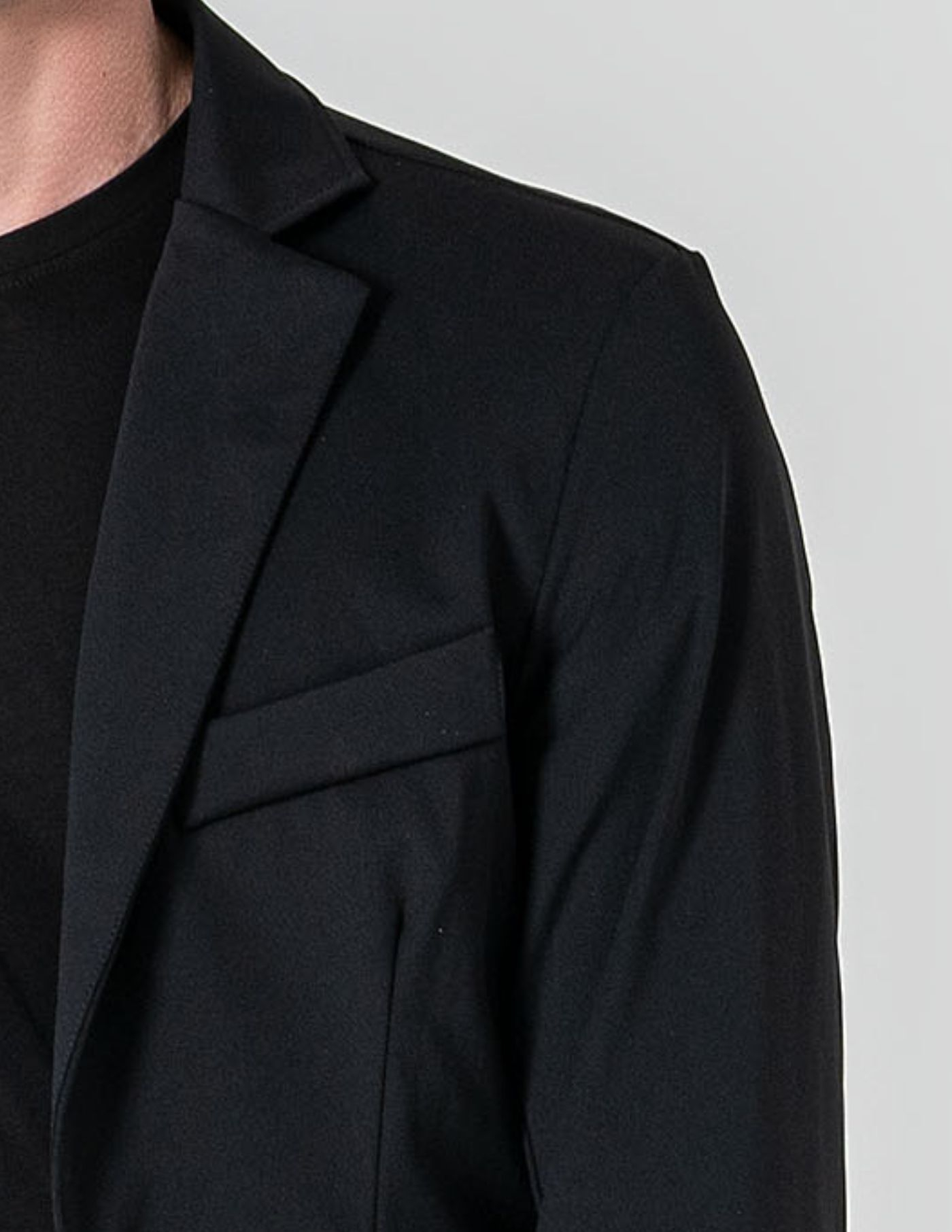 BLAZER PRETO DESESTRUTURADO EM TECIDO TÉCNICO