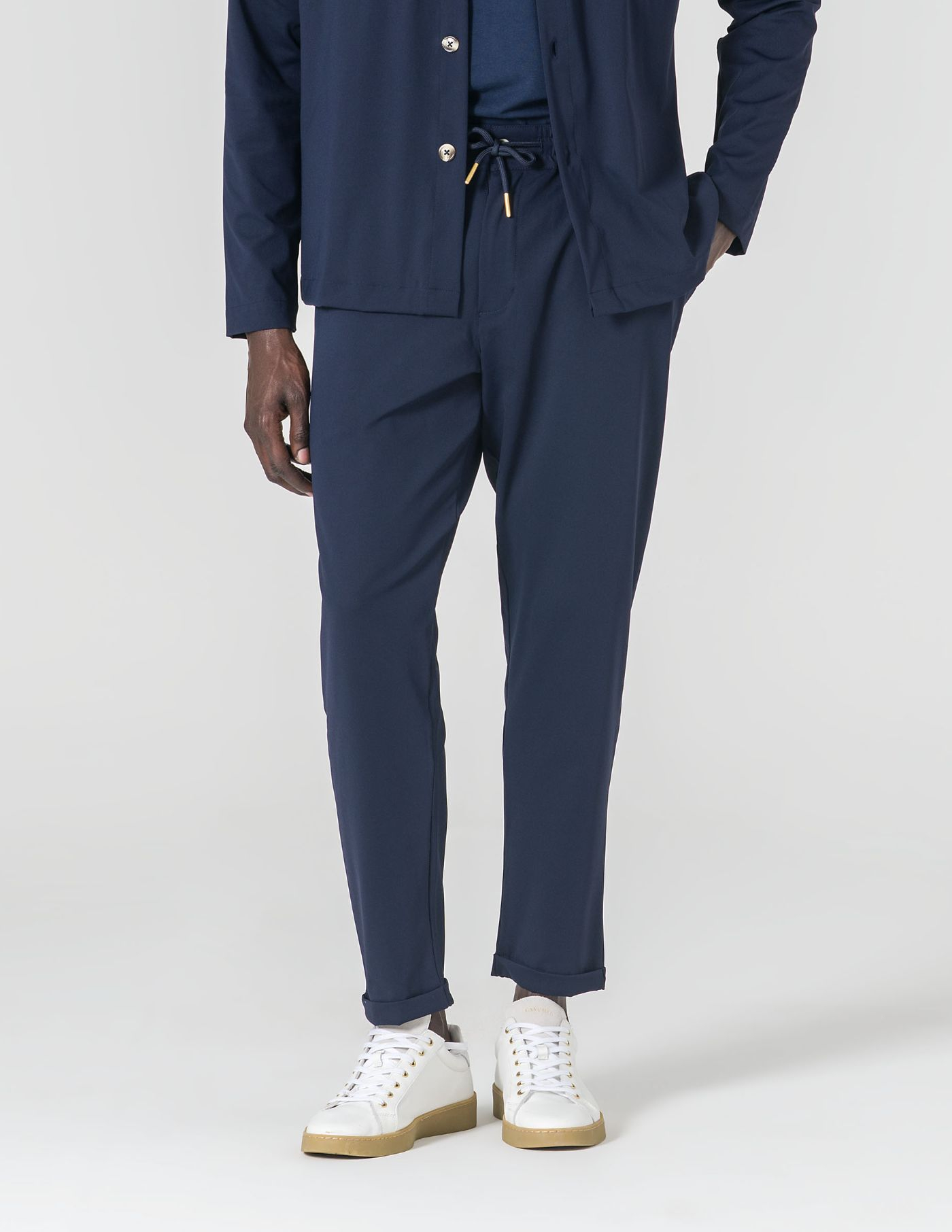 CALÇA COM CORDÃO TECIDO TÉCNICO CROPPED FIT AZUL
