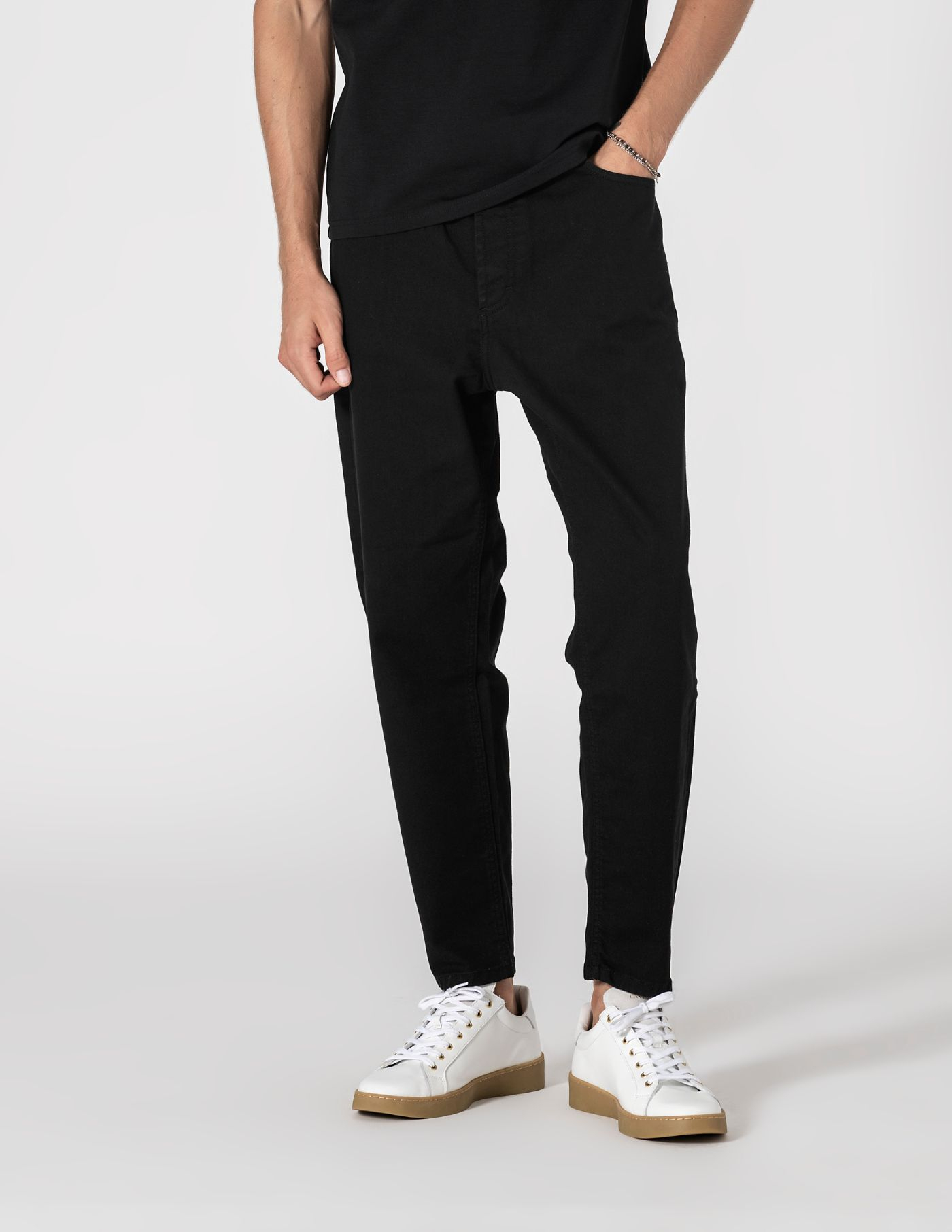 CALÇA DE GANGA TAPERED FIT PRETO