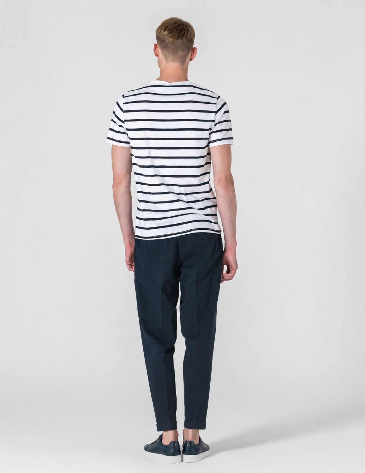 CALÇA CHINO CROPPED FIT BOLSO DE CHAPA AZUL MARINHO§