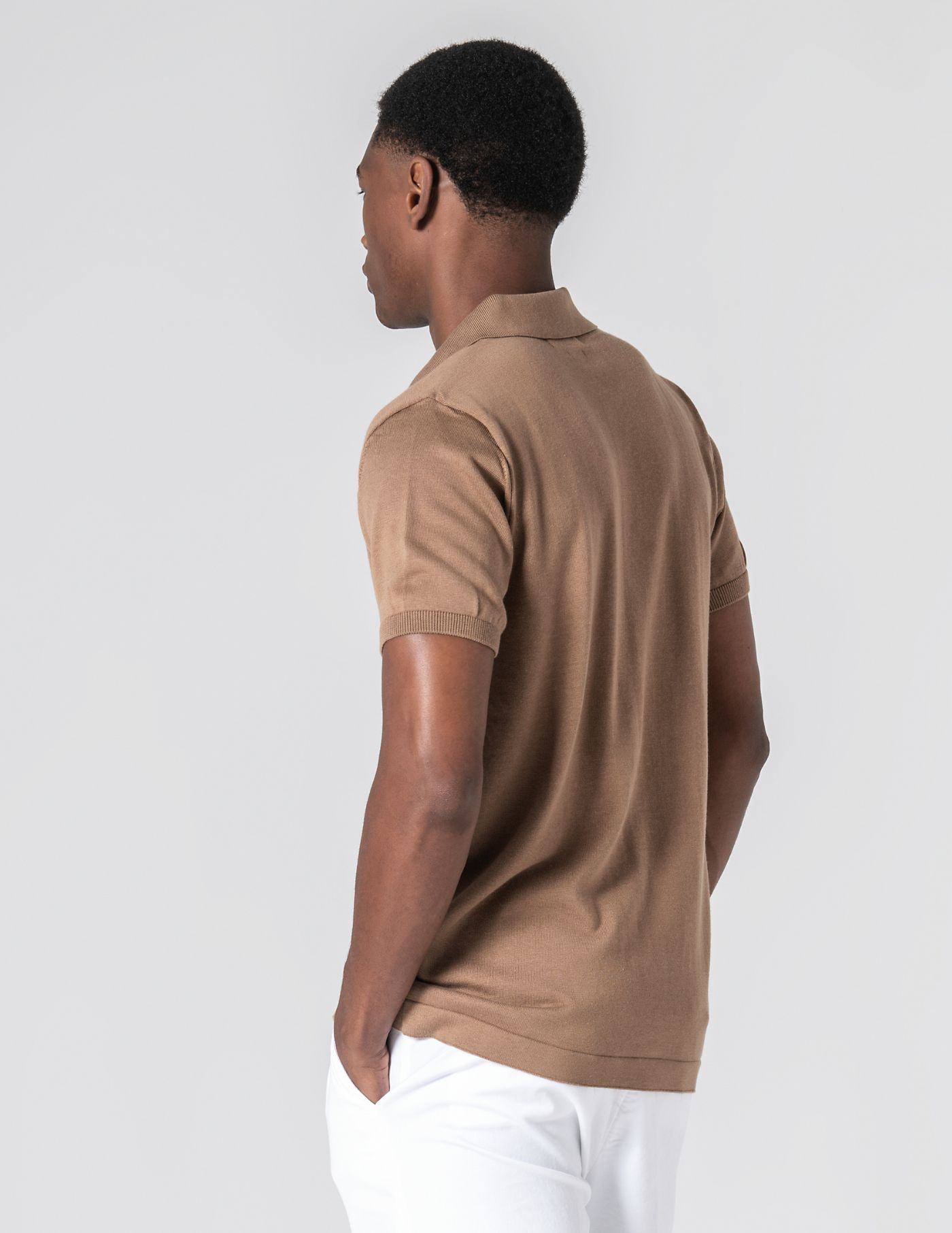 POLO CAMISEIRO CASTANHO