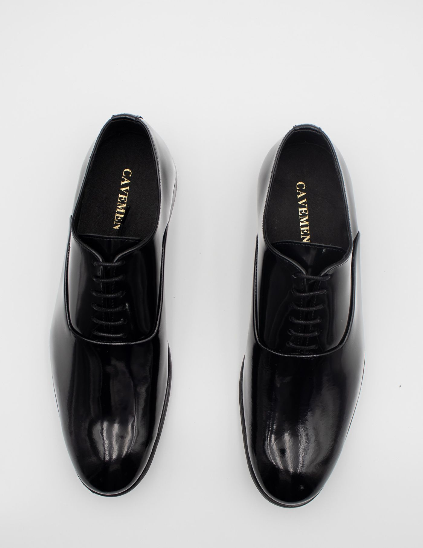 SAPATO OXFORD EM PELE VERNIZ PRETO