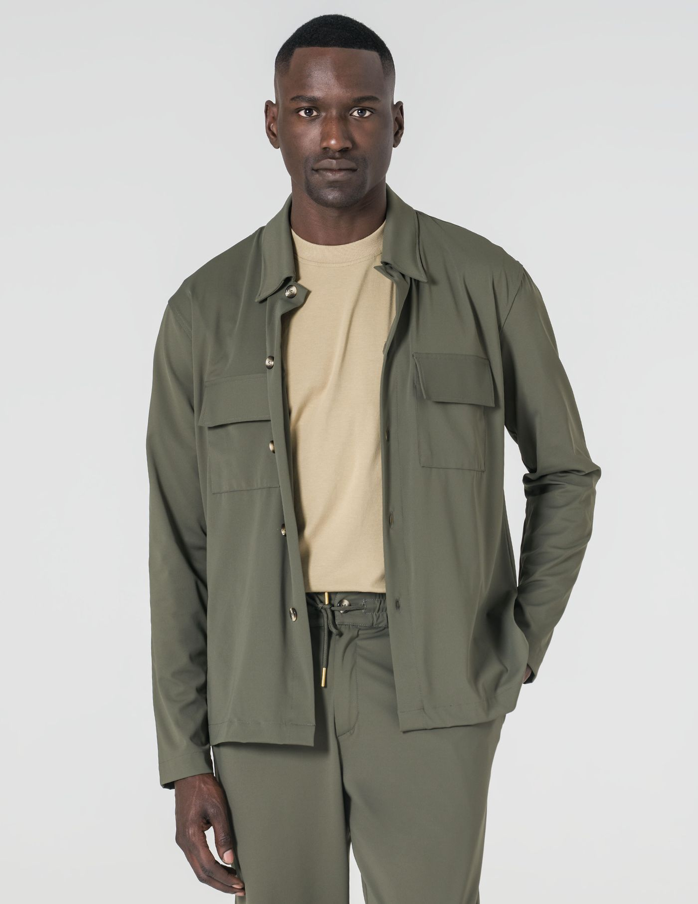 SOBRECAMISA TECIDO TÉCNICO VERDE