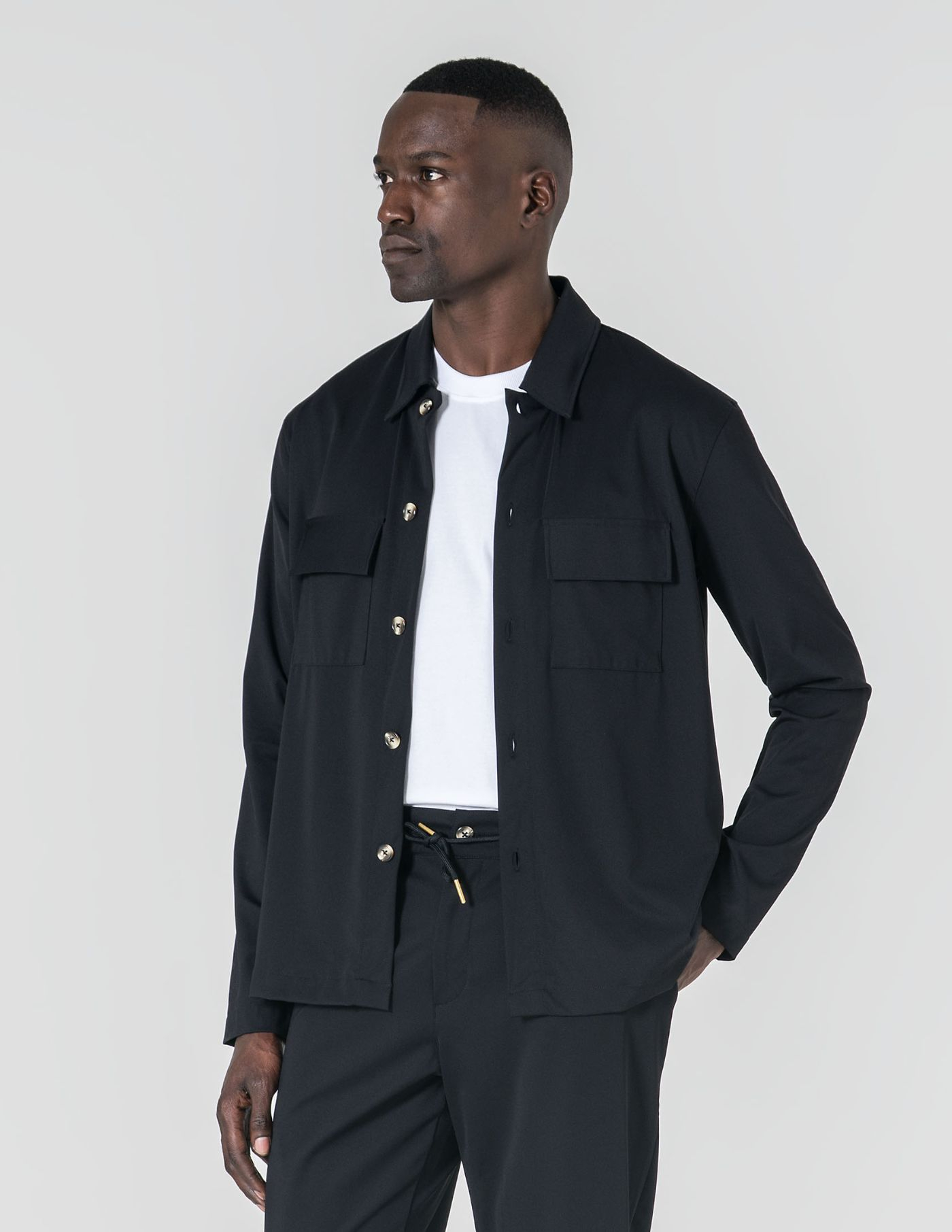 SOBRECAMISA TECIDO TÉCNICO PRETO