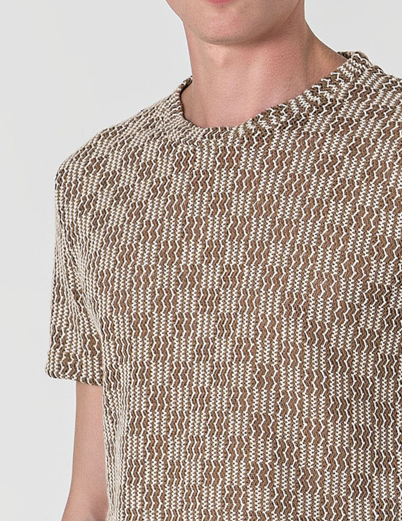 T-SHIRT CROCHET BEGE E CASTANHO