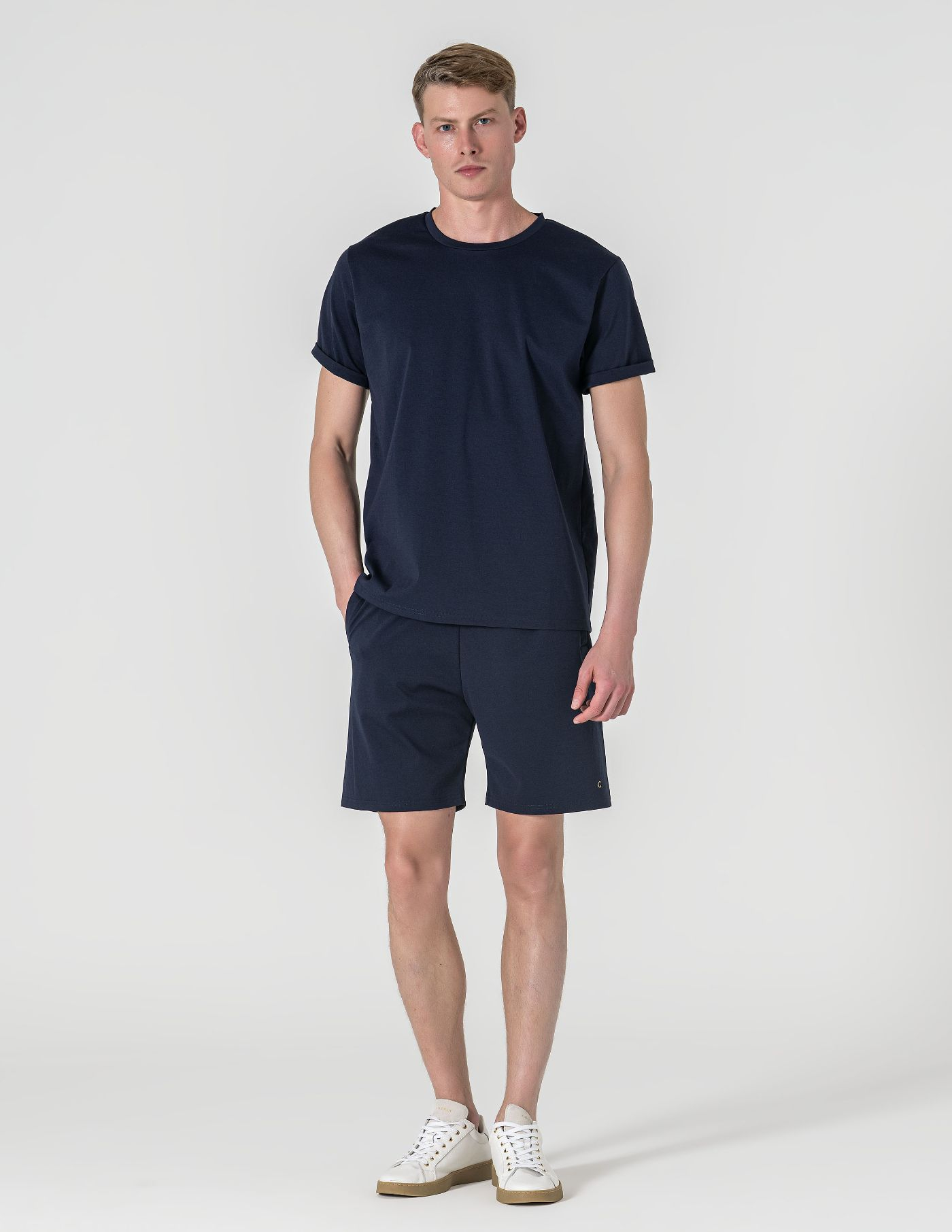 T-SHIRT RELAXED DE ALGODÃO E POLIAMIDA AZUL MARINHO
