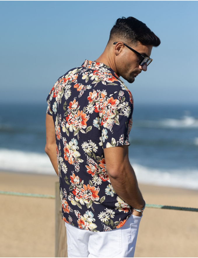 CAMISA MANGA CURTA RELAXED FIT PADRÃO AZUL