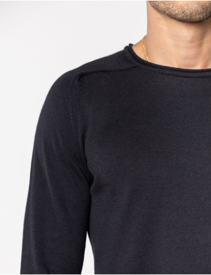 CAMISOLA DE MALHA DECOTE ENROLADO PRETO