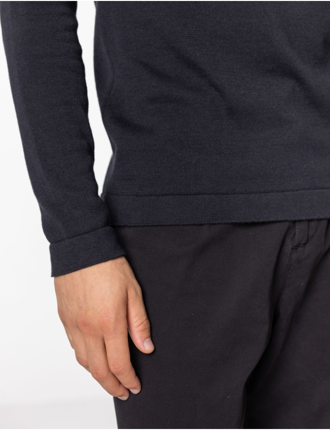 CAMISOLA DE MALHA DECOTE ENROLADO PRETO