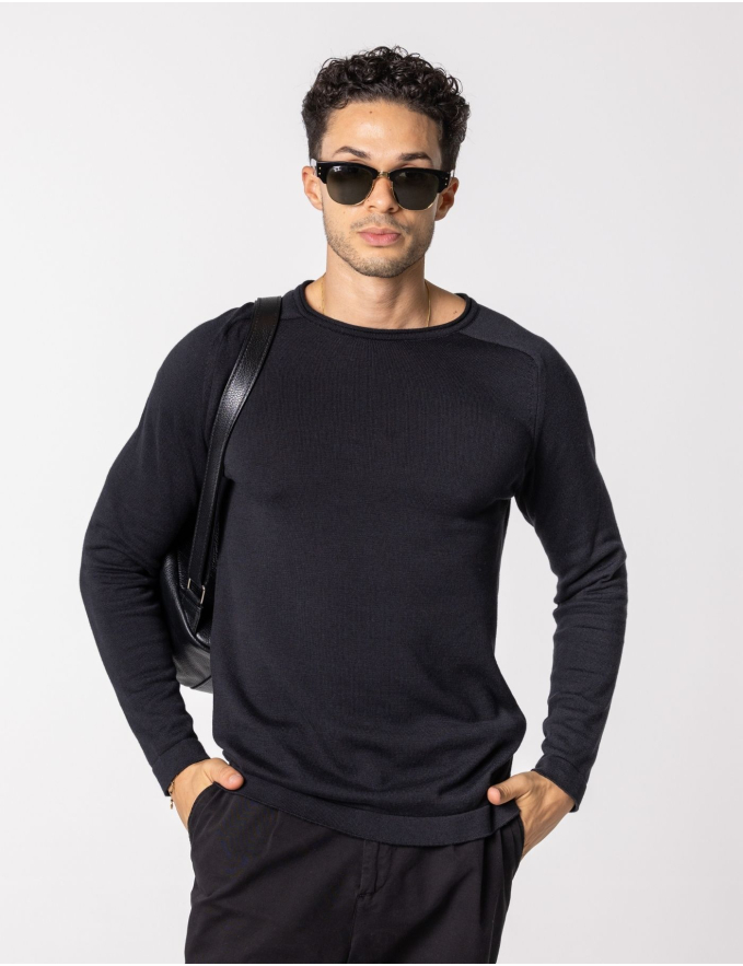 CAMISOLA DE MALHA DECOTE ENROLADO PRETO