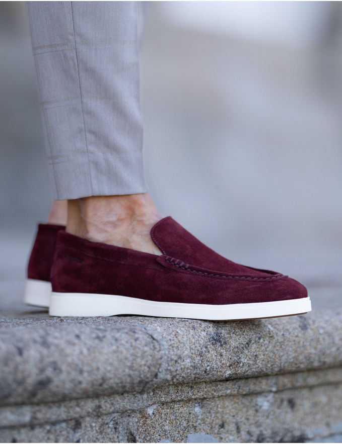 SAPATO LOAFER EM CAMURÇA BORDEAUX