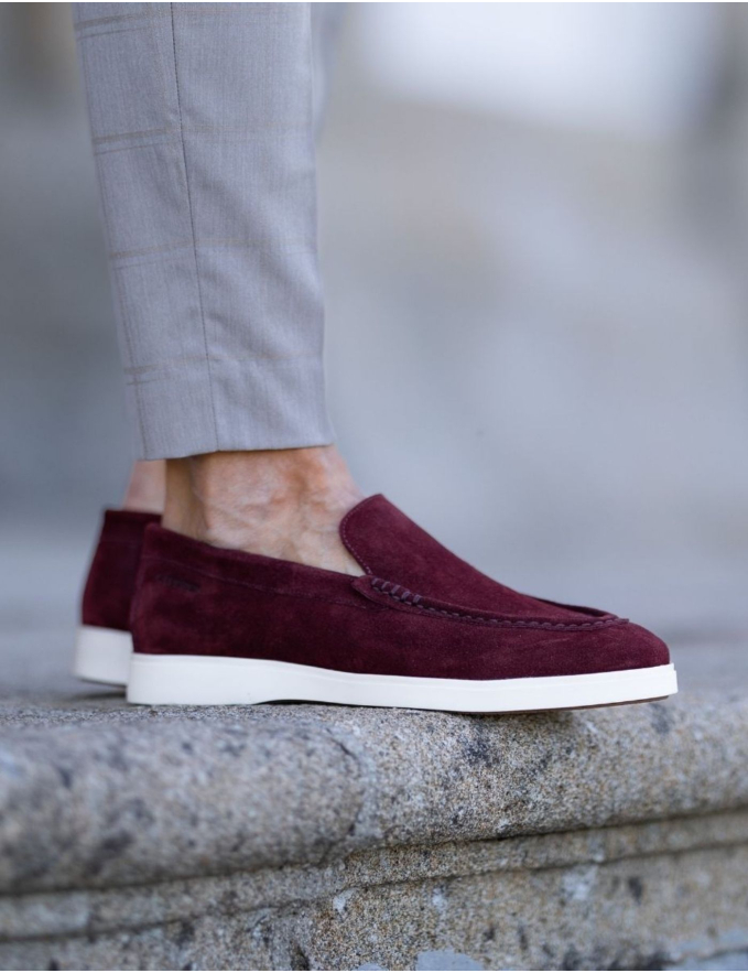 SAPATO LOAFER EM CAMURÇA BORDEAUX