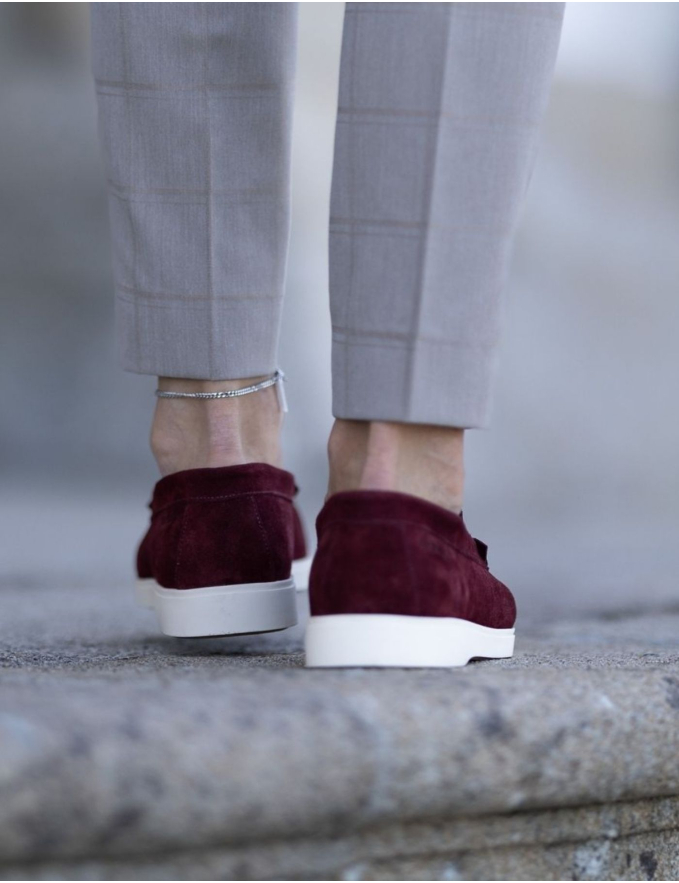 SAPATO LOAFER EM CAMURÇA BORDEAUX
