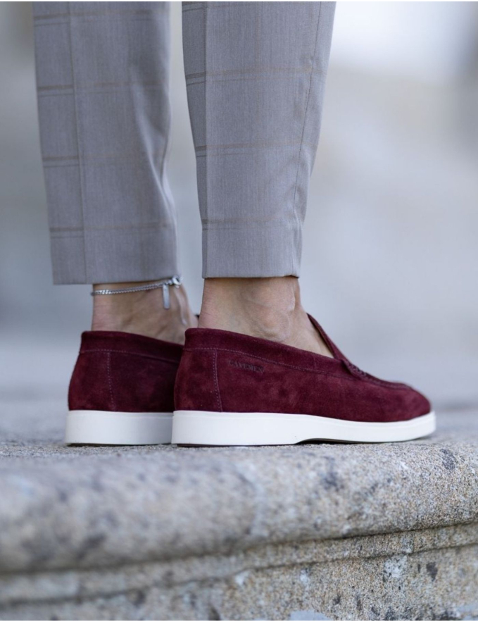 SAPATO LOAFER EM CAMURÇA BORDEAUX