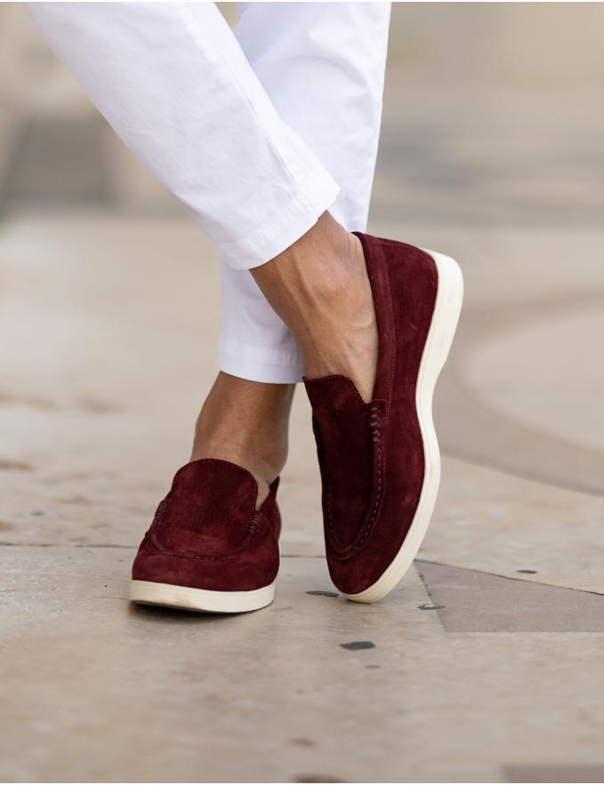 SAPATO LOAFER EM CAMURÇA BORDEAUX