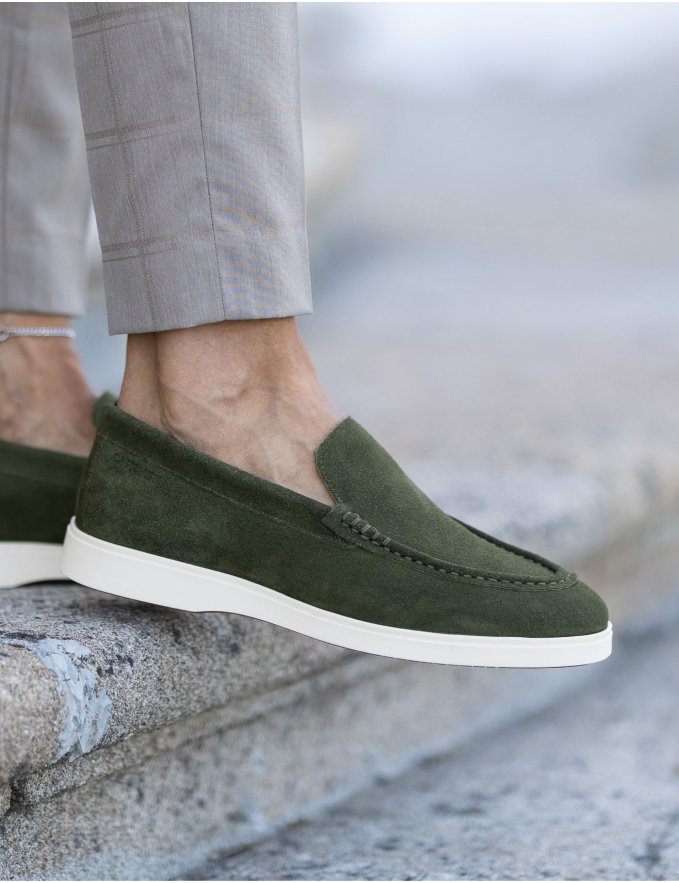 SAPATO LOAFER EM CAMURÇA VERDE