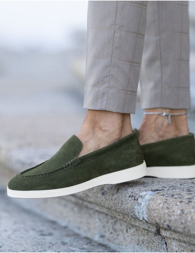 SAPATO LOAFER EM CAMURÇA VERDE