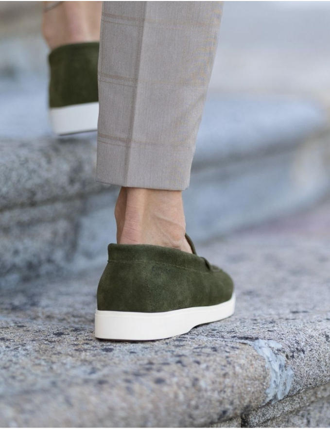 SAPATO LOAFER EM CAMURÇA VERDE