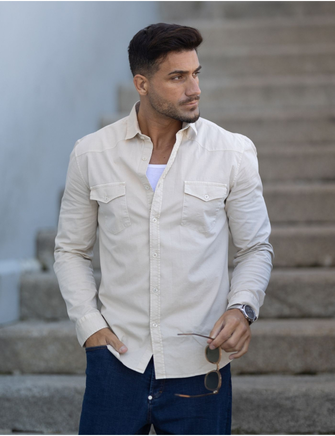 CAMISA COM BOLSOS BEGE CLARO