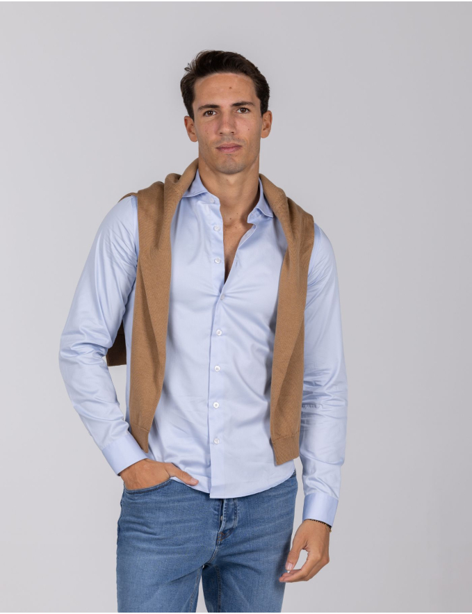 CAMISA DE ALGODÃO AZUL CLARO