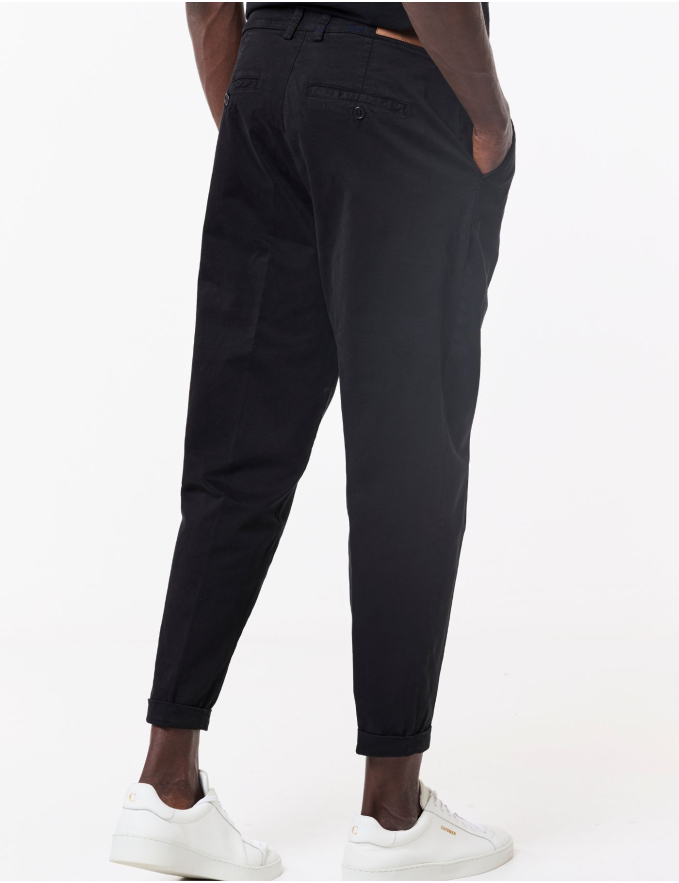 CALÇA CHINO CROPPED FIT VIROLA PRETO