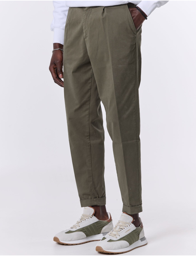 CALÇA CHINO CROPPED FIT VIROLA VERDE OLIVA