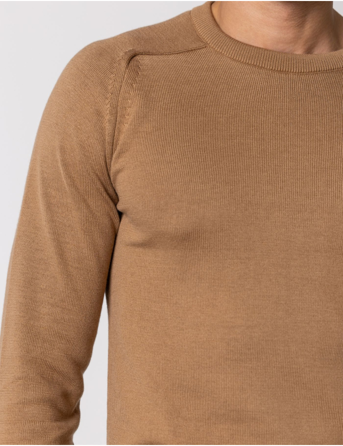 CAMISOLA DE MALHA GOLA CANELADA BEGE