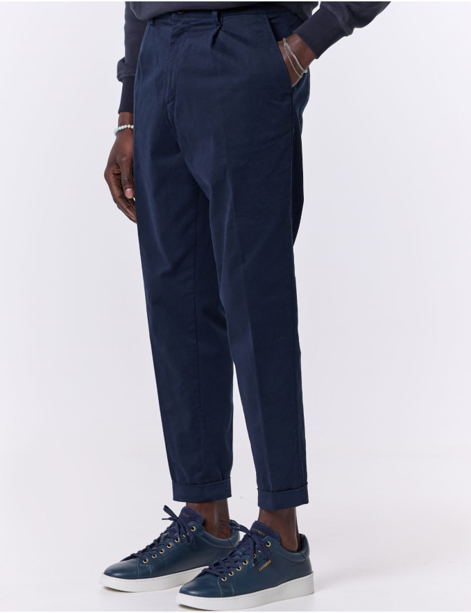 CALÇA CHINO CROPPED FIT VIROLA AZUL