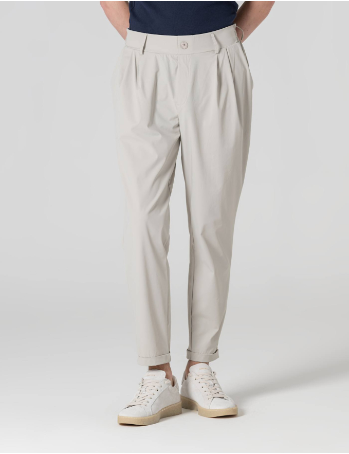 CALÇA DE TECIDO TÉCNICO CINZA CLARO