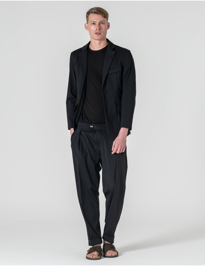 BLAZER PRETO DESESTRUTURADO EM TECIDO TÉCNICO