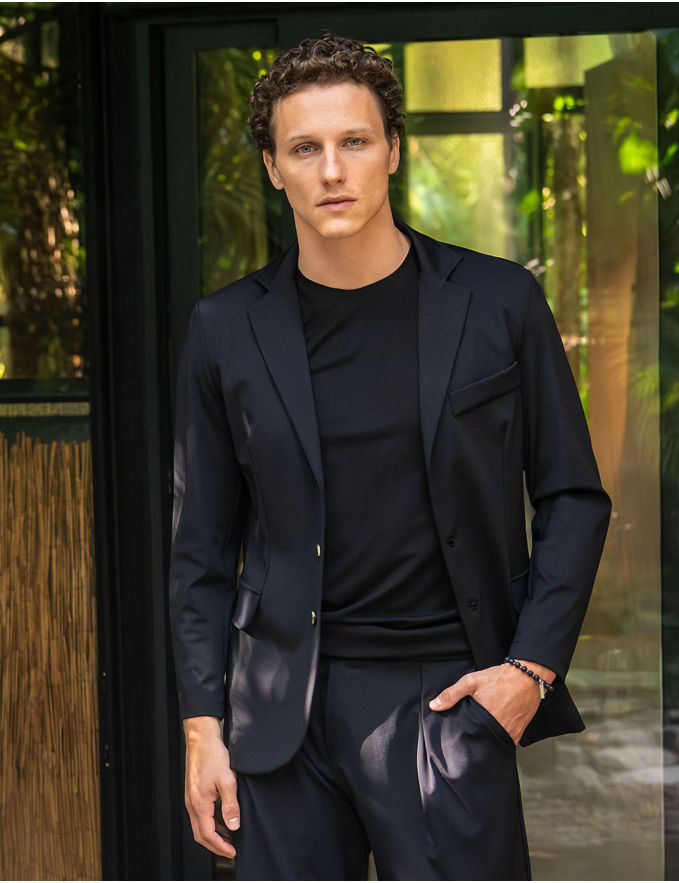 BLAZER PRETO DESESTRUTURADO EM TECIDO TÉCNICO
