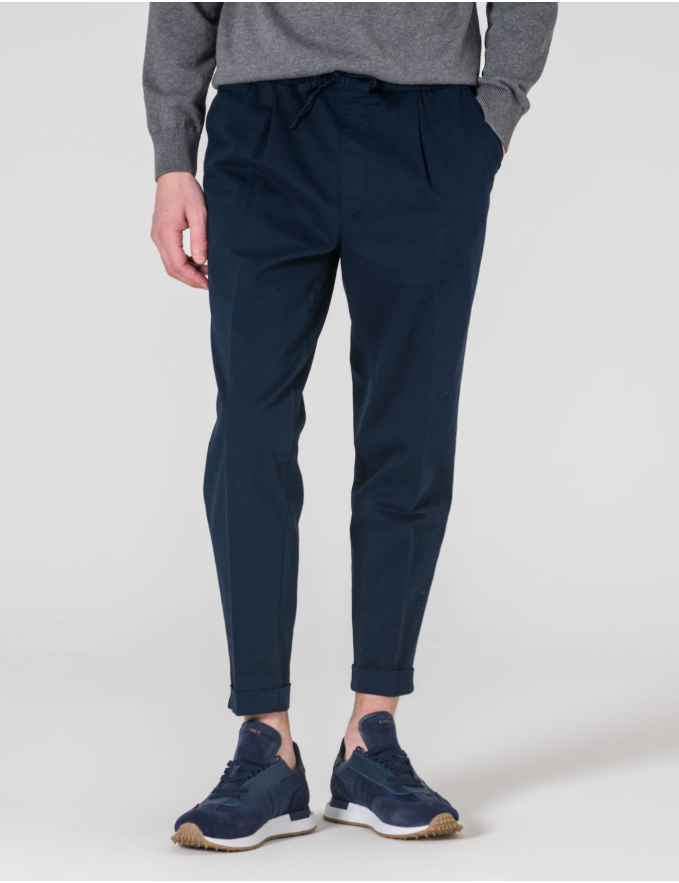 CALÇA CHINO CROPPED FIT DE CORDÃO AZUL MARINHO