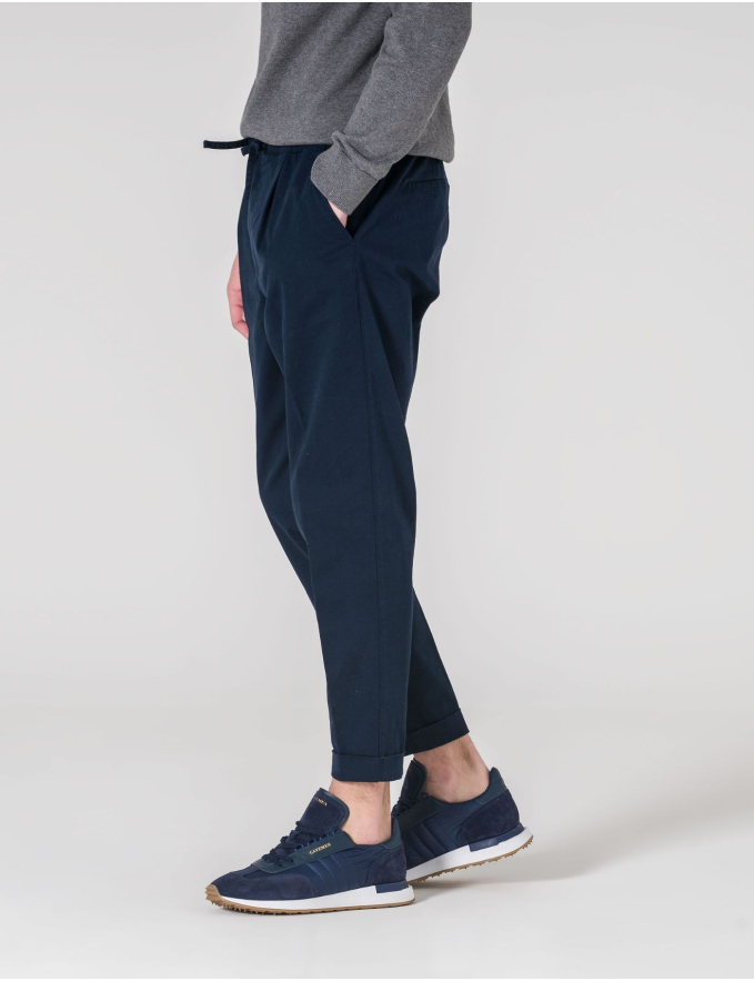 CALÇA CHINO CROPPED FIT DE CORDÃO AZUL MARINHO