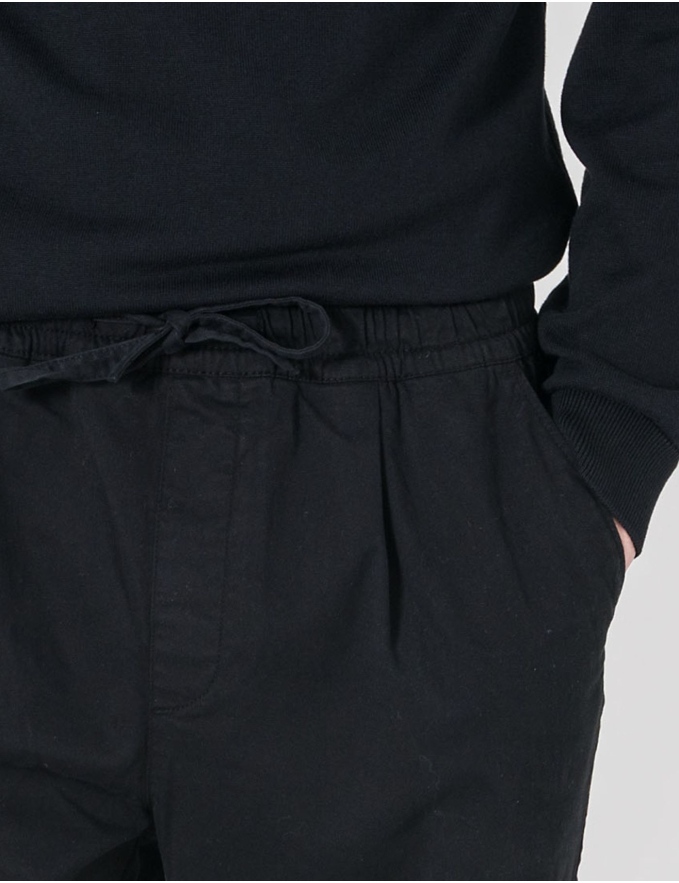CALÇA CHINO CROPPED FIT DE CORDÃO PRETA