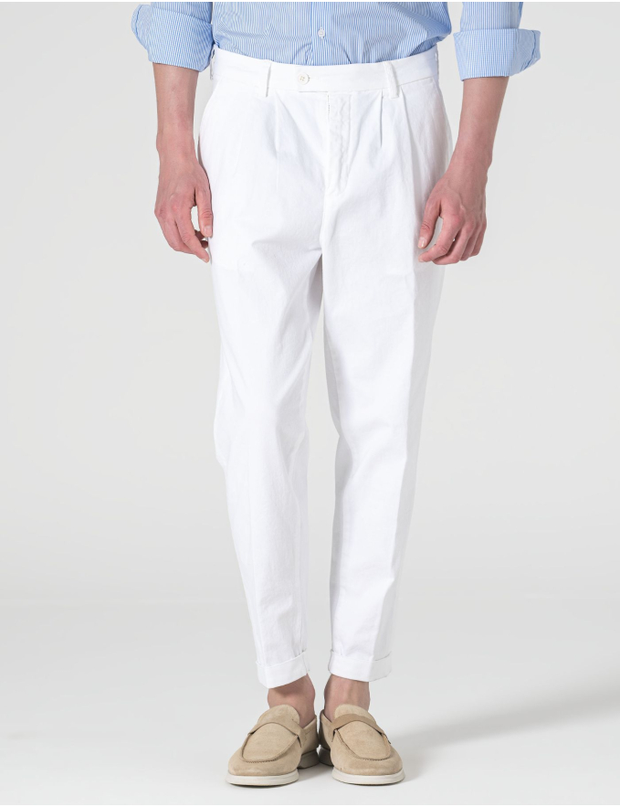 CALÇA CHINO CROPPED FIT BOLSO DE CHAPA BRANCO