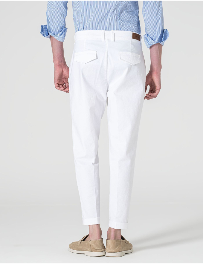 CALÇA CHINO CROPPED FIT BOLSO DE CHAPA BRANCO
