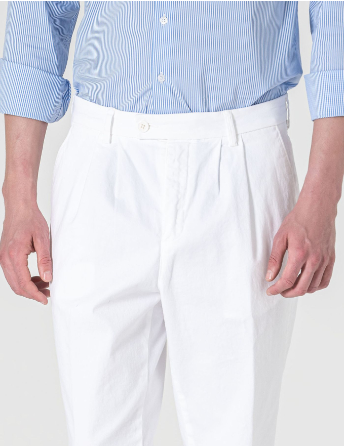 CALÇA CHINO CROPPED FIT BOLSO DE CHAPA BRANCO