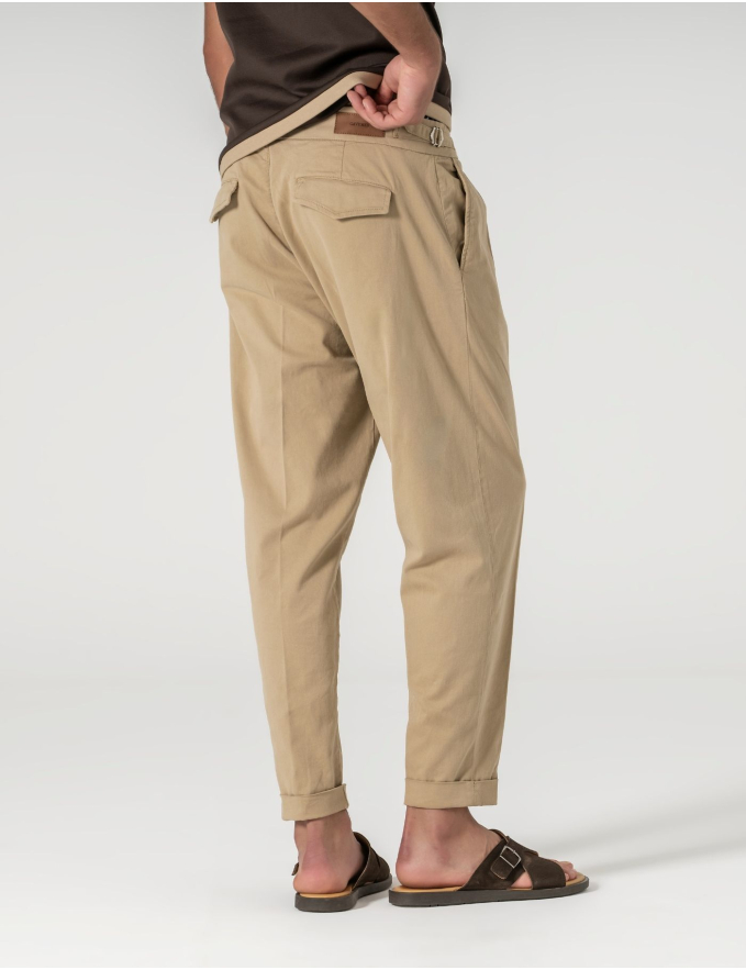 CALÇA CHINO CROPPED FIT PREGA DUPLA BEGE