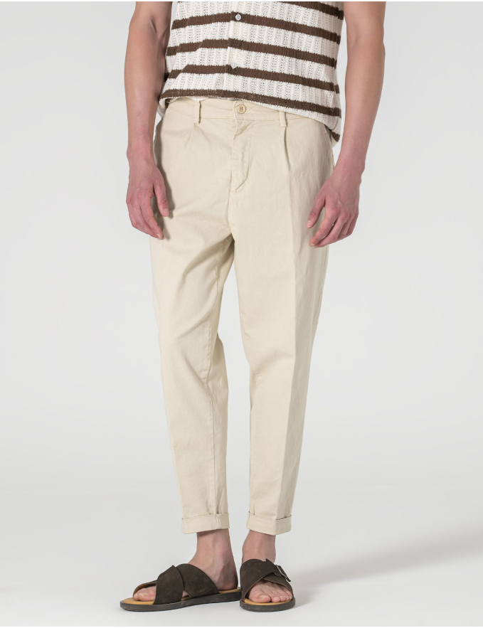 CALÇA CHINO CROPPED FIT VIROLA BEGE CLARO