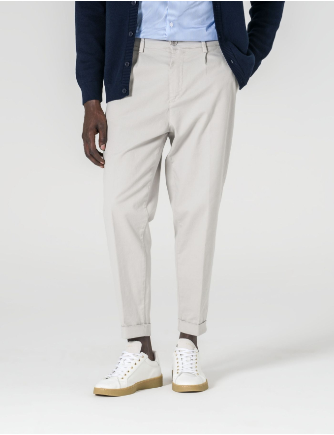 CALÇA CHINO CROPPED FIT VIROLA CINZA CLARO