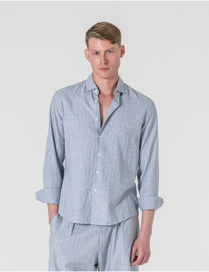 CAMISA DE LINHO AZUL C/ RISCA BRANCA