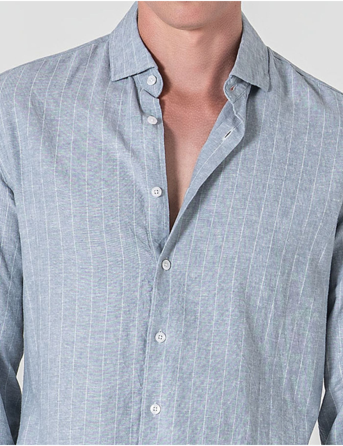 CAMISA DE LINHO AZUL C/ RISCA BRANCA