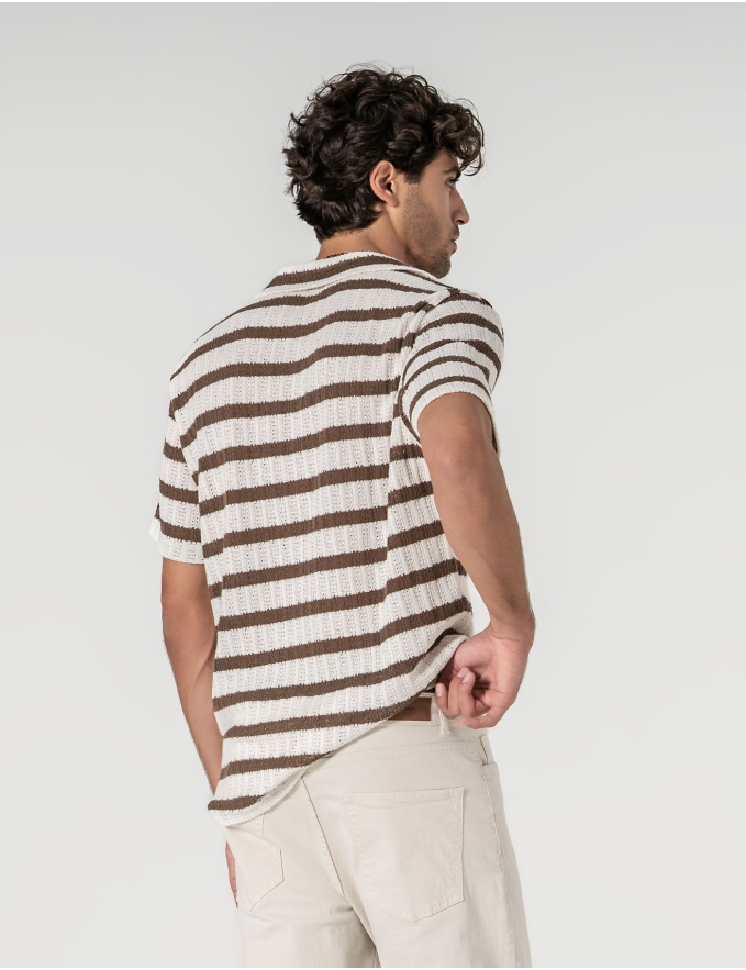 CAMISA HAVAIANA CROCHET RISCA CASTANHA