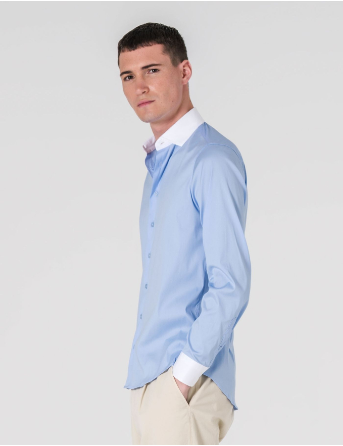  CAMISA SLIM FIT SOFT TOUCH AZUL CLARO C/ COLARINHO BRANCO