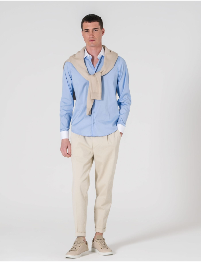  CAMISA SLIM FIT SOFT TOUCH AZUL CLARO C/ COLARINHO BRANCO