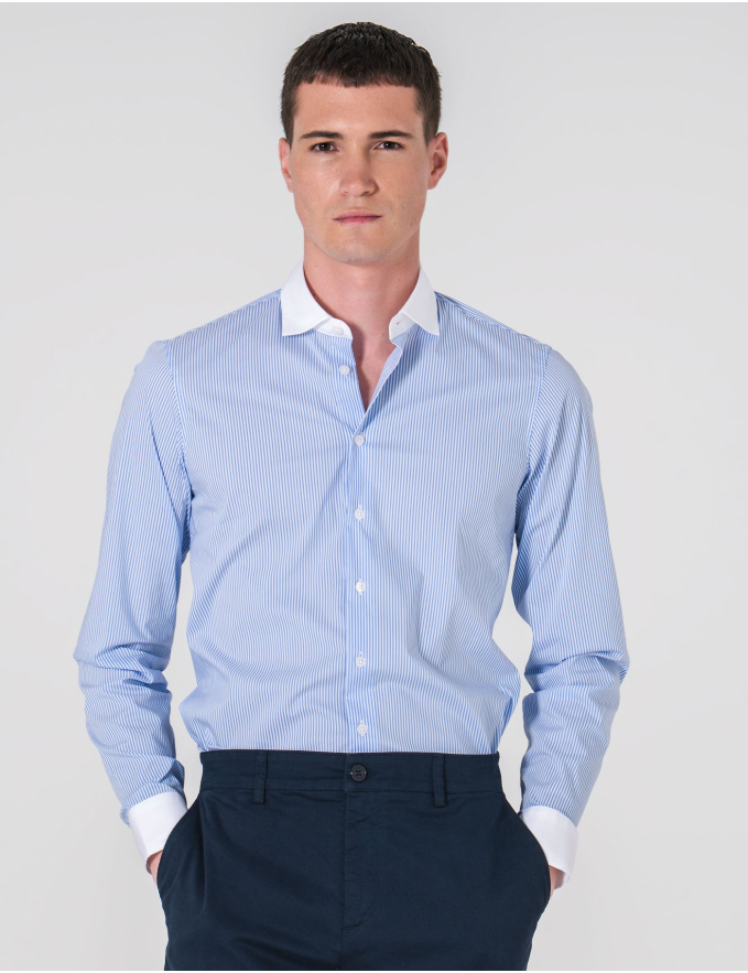 CAMISA SLIM FIT SOFT TOUCH COLARINHO BRANCO E RISCAS 