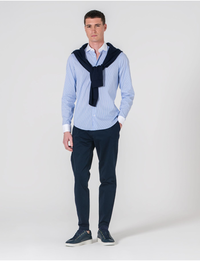 CAMISA SLIM FIT SOFT TOUCH COLARINHO BRANCO E RISCAS 